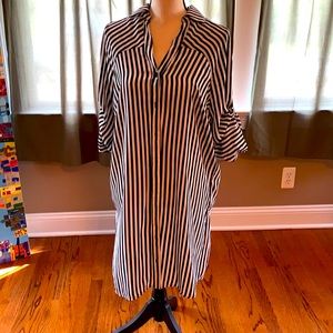 Harvé Bernard L poly black and white shirt dress.